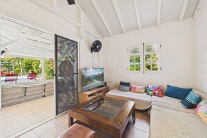 TV - Villa for 6 - Pool and relax (Saint-François)