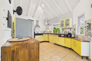 Fridge, microwave, oven, dishwasher - Villa for 6 - Pool and relax (Saint-François)