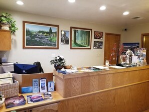 Lobby - Lazy J Ranch-americas Best Value Inn (Three Rivers)