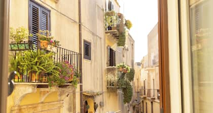 La Cantunera by Biddizzi Rari - inside the historic district of “Cadda”