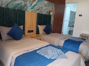 Quarto duplo standard | Escrivaninha, Wi-Fi de cortesia