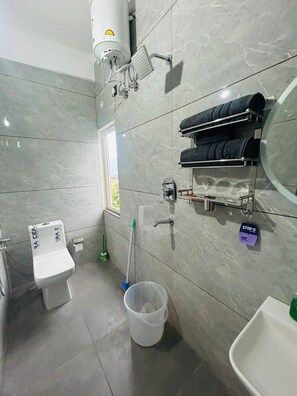 Bathroom - La Casa Bonita (Rishikesh)