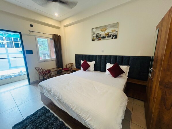 書桌、免費無線上網