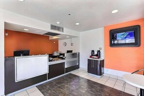Interior - Super 8 by Wyndham Livermore (Livermore)
