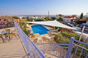 Outdoor dining - Meltemi Villas (Chlorakas)