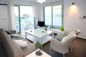 Living area - Meltemi Villas (Chlorakas)