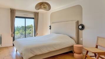 Desk, internet, bed sheets