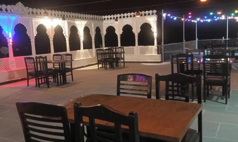 รับประทานอาหารกลางแจ้ง