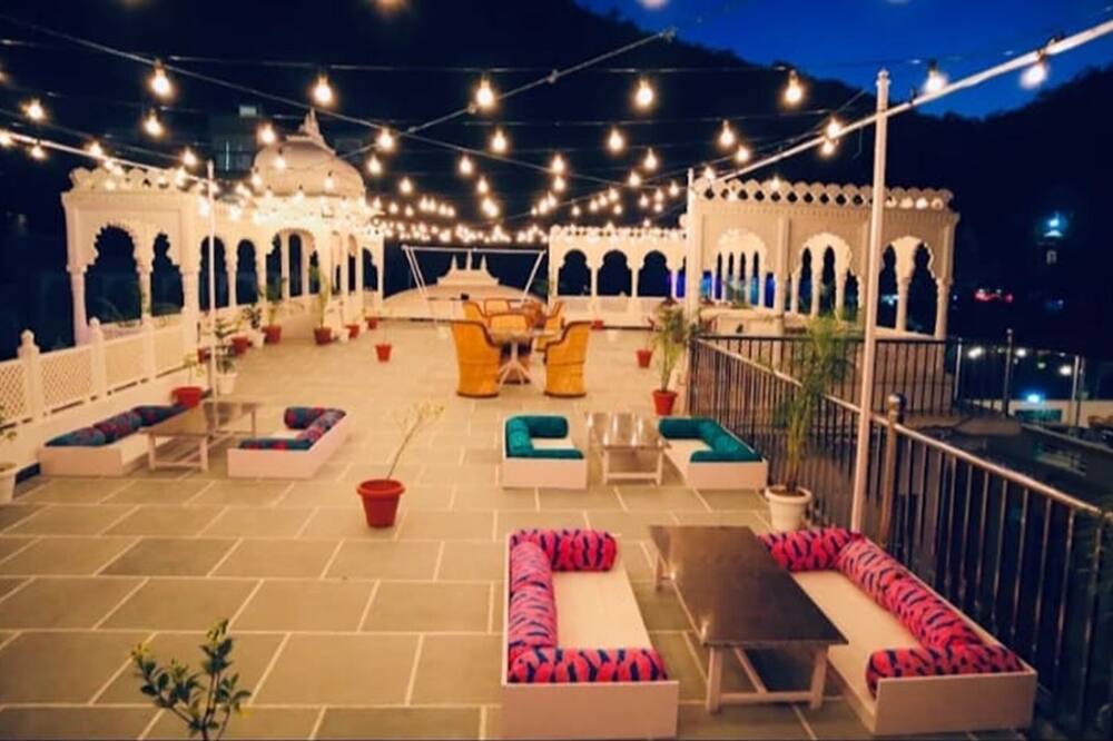 Leopard Valley Resort