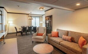 Living area - Craftsman Inn and Conference Center (Fayetteville)