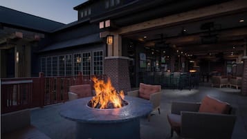 Khu ẩm thực ngoài trời