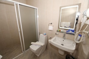 Bathroom - Hotel Jojos (Nuwara Eliya)