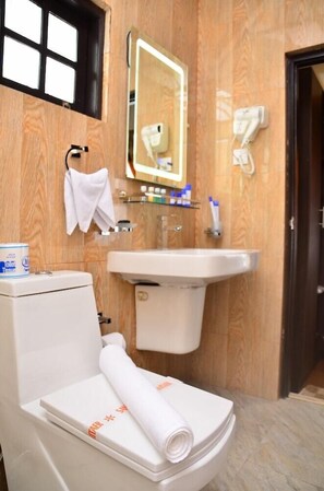 Bathroom - Jojos Hotels (Nuwara Eliya)