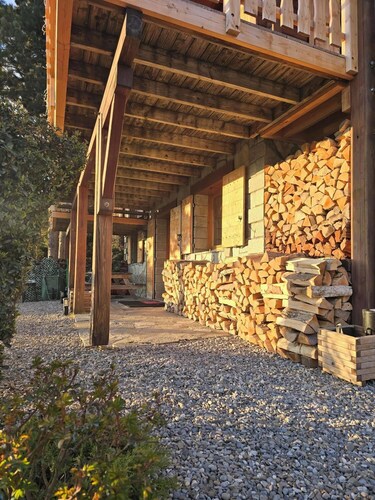 Appartement de  37 m2 dans RDC chalet vue lac plein sud