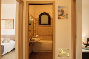 4 chambres, fer et planche à repasser, Wi-Fi gratuit, draps fournis