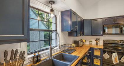 Stay at St. Cloud, a comfortable house near Kemah Boardwalk that sleeps 7. Highlights include a king bed, fully fenced yard, 2-car garage, spacious kitchen, 4K TVs, foosball, and cozy fireplaces—ideal for families and small groups.