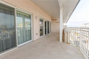 Exterior detail - Ocean View, Pool, Elevator, Bed Linens/Bath Towels (Wildwood Crest)