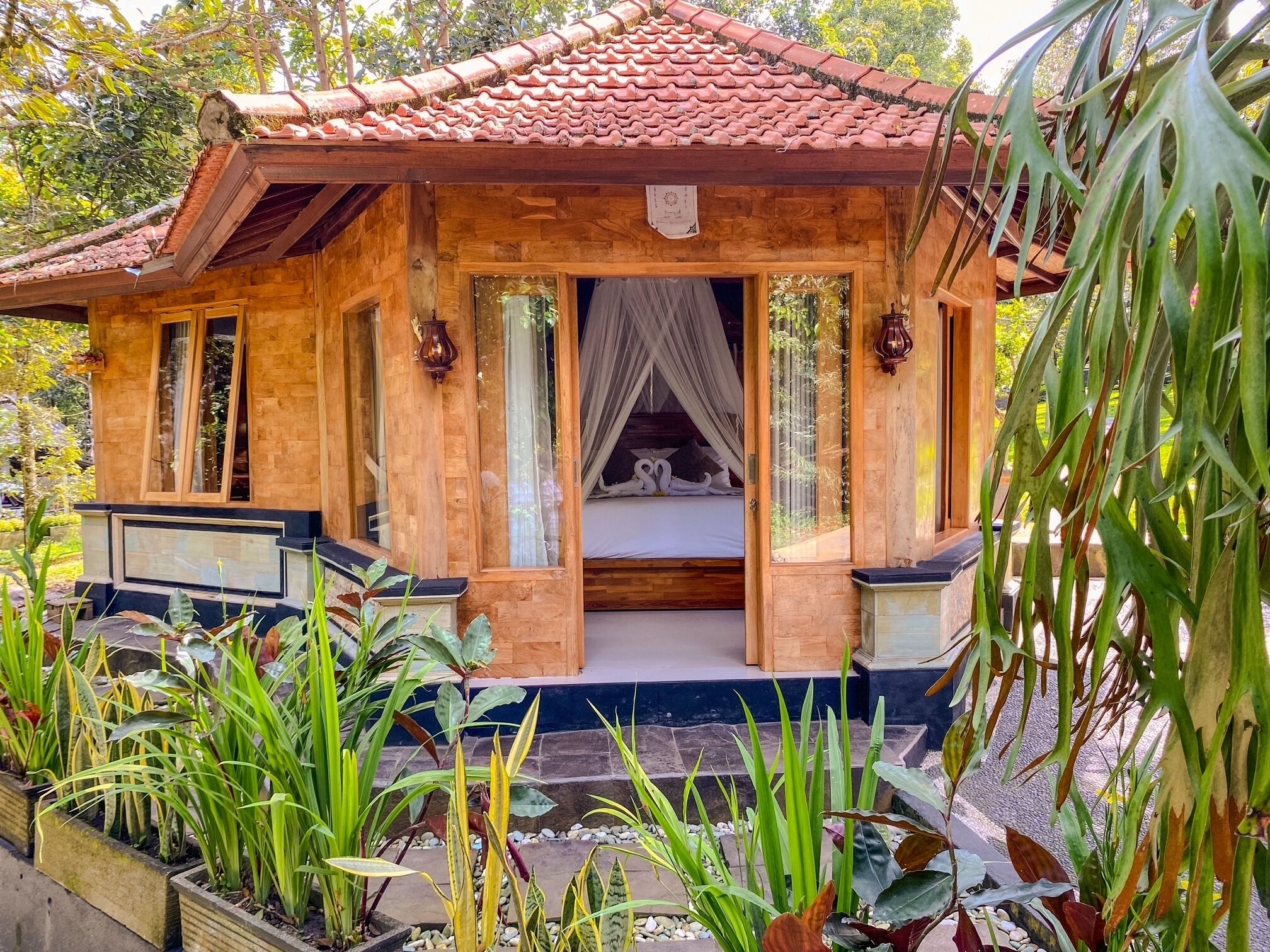 Standard Suite, Garden View | Free WiFi, bed sheets