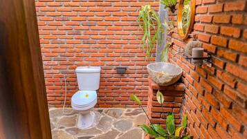 Deluxe Room, Balcony, Garden View | Bilik Mandi