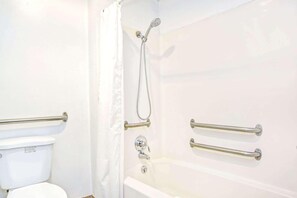 Bathroom - Guest Inn Lebanon (Lebanon)