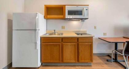 Woodspring Suites Cleveland Avon
