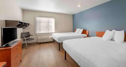 Woodspring Suites Cleveland Avon
