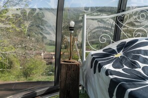 View from property - Cabin 'Nuit Insolite En Dôme Vitré' with Mountain View, Private Terrace and Shared Garden (Bélesta)