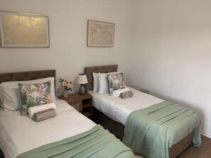 2 chambres, fer et planche Ă repasser, Wi-Fi gratuit, draps fournis