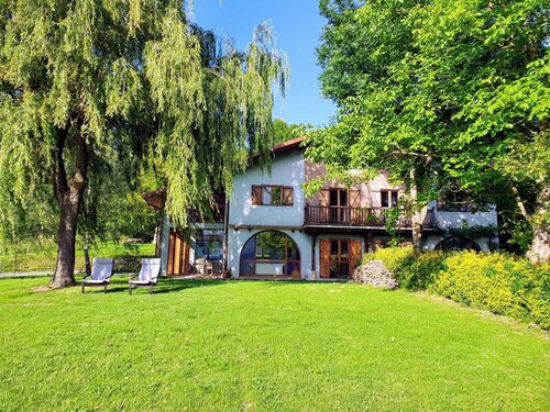 Semi-detached house in front of Elorrio and the mountains, tranquility and nature
