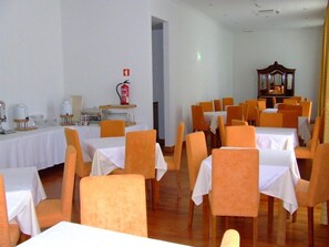 Dining - Geres Ribeiro Apartamento Hotel (Terras de Bouro)