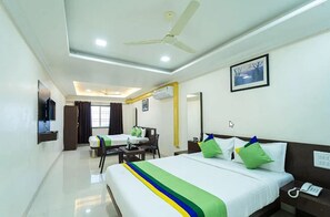 Schreibtisch, kostenloses WLAN