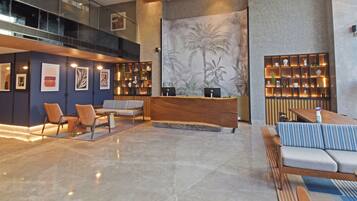 Basic Double Room, 1 Queen Bed, Vision Accessible, Private Bathroom | Lobby