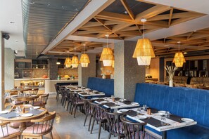 Restaurant - Hotel Sands Point (Puducherry)