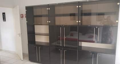 Stunning six sleeper apartment on the banks of the Olifants river.