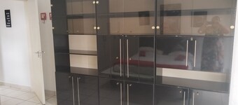 Stunning six sleeper apartment on the banks of the Olifants river.