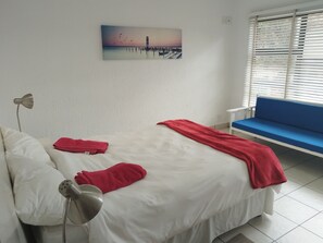 Internet, bed sheets - Stunning six sleeper apartment on the banks of the Olifants river. (Emalahleni)