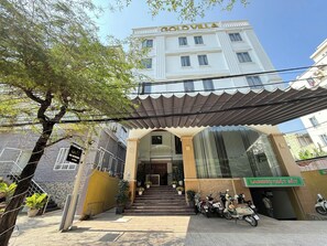 Mặt tiền nơi lưu trú