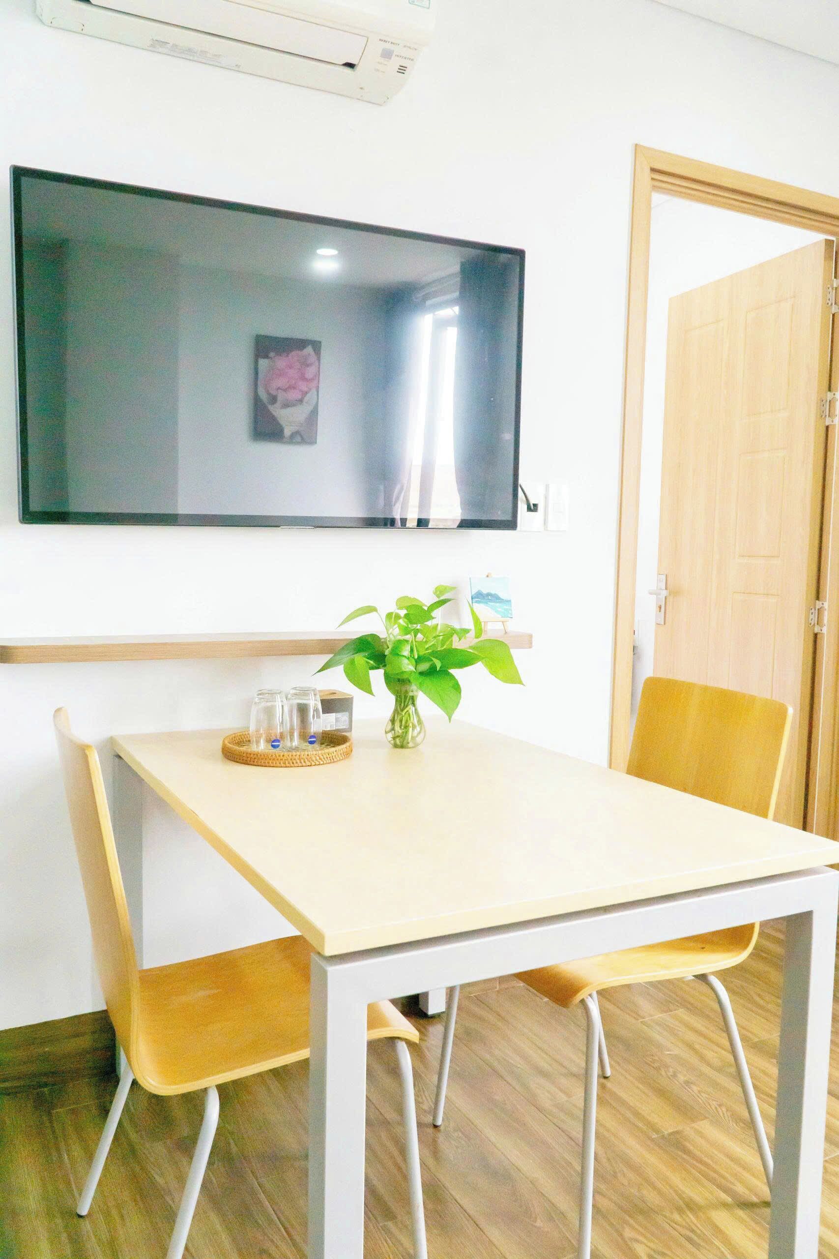 Deluxe Apartment, 1 Bedroom, Beach View | Dining