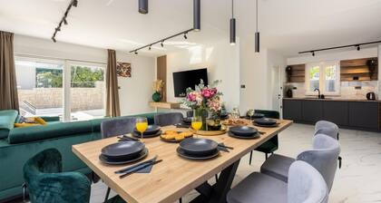 Vila Ketty Luxury House near beach by Villas Guide