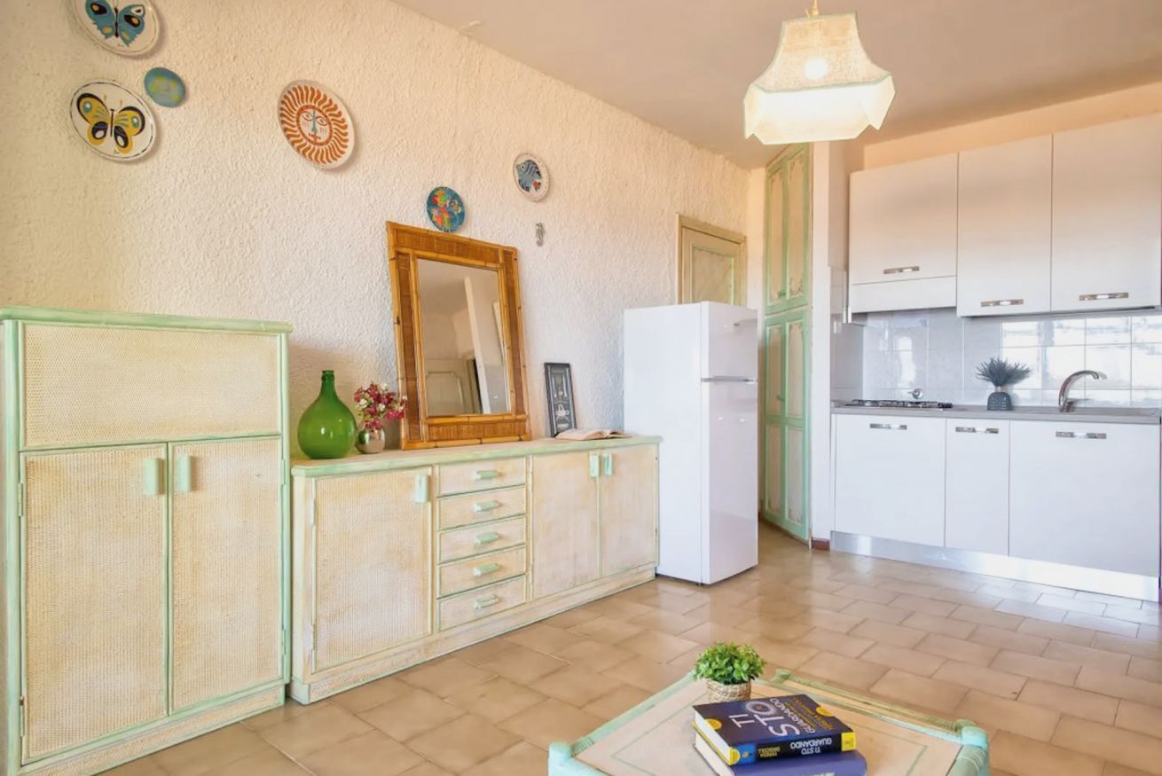 Fridge, stovetop, toaster
