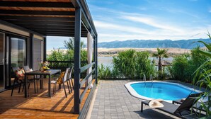Mari Holiday Home with pool | 테라스/파티오