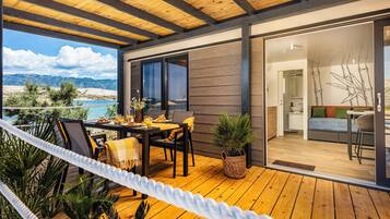 Aura Holiday Home | Terrasse/Patio