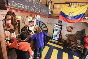 Interior - Friends Hostel (Quito)