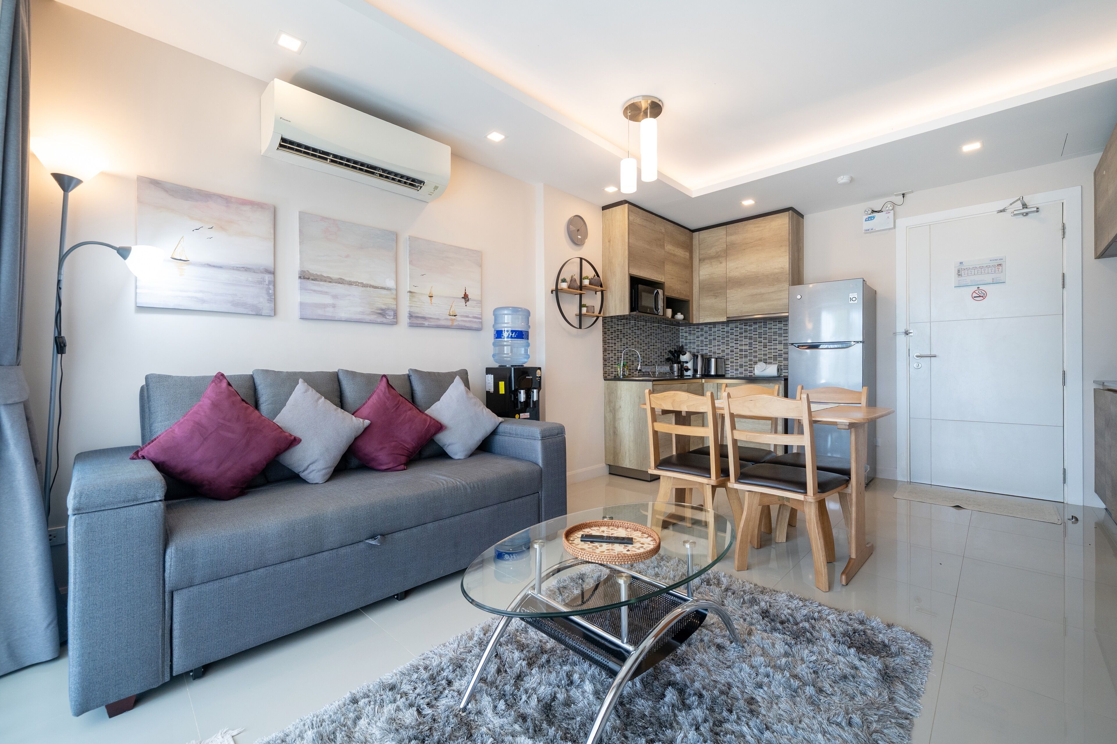 Appartement, uitzicht op zwembad | Woonruimte