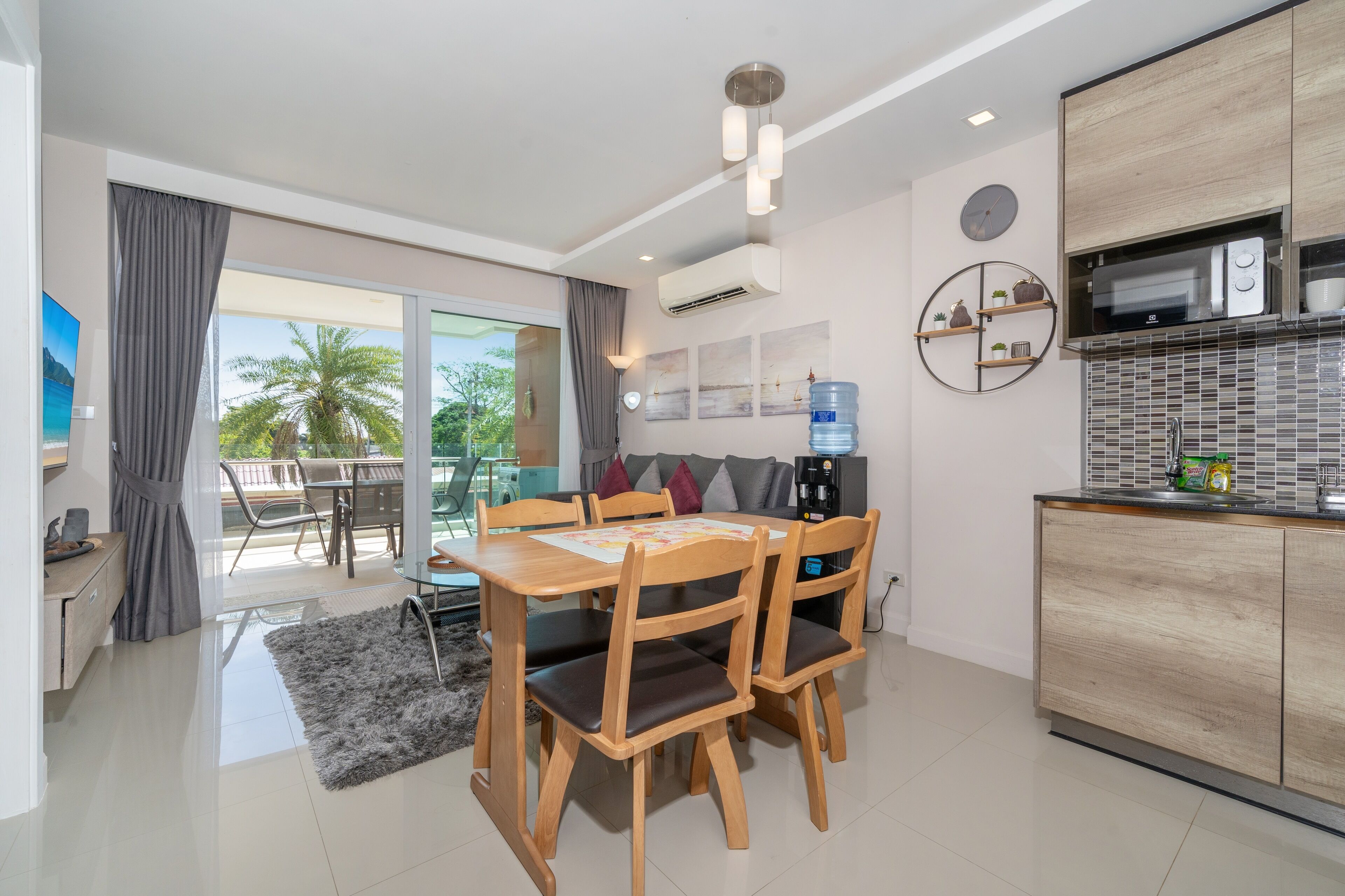 Apartment, Pool View | Dining