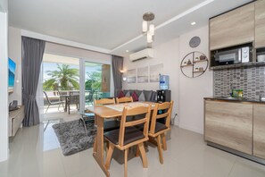 Apartment, Pool View | Dining