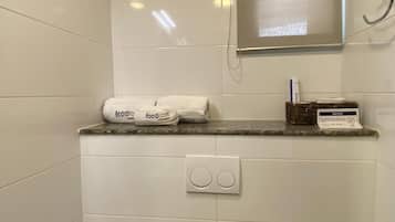 Superior Room | Bathroom