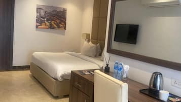 Rom – superior | Safe på rommet, individuelt dekorert, individuelt innredet og skrivebord