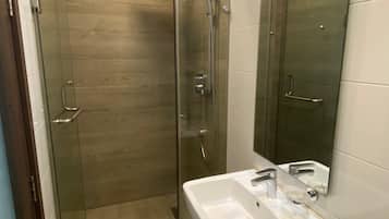 Superior Room | Bathroom