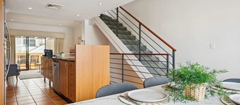 3BR | City Views | 2 Car Park | Fast Wifi
